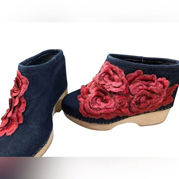 Jeffrey Campbell Red and Blue Mules with Floral Design - Picture 8 of 11